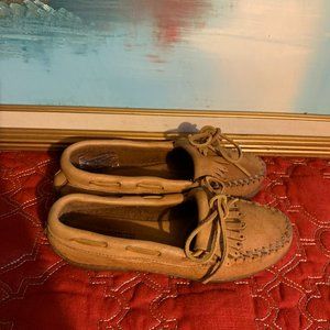 Minnetonka Leather Suede Tan/Brown Moccasins Flats Women’s Sz 6